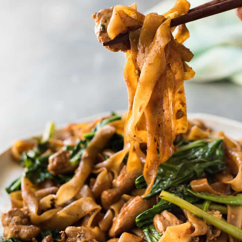 Pad See Ew (Thai Stir Fried Noodles)